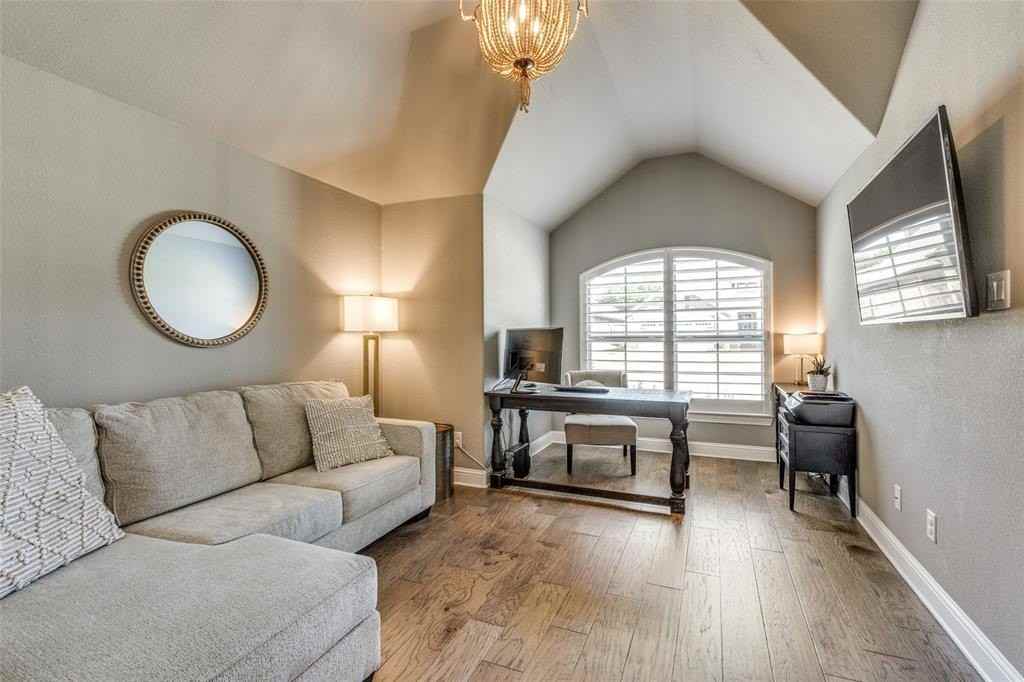 3804 Pine Valley Ln - Photo 7 of 39