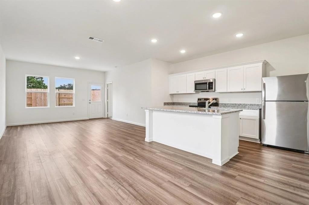 2117 Prairie Ln - Photo 6 of 16