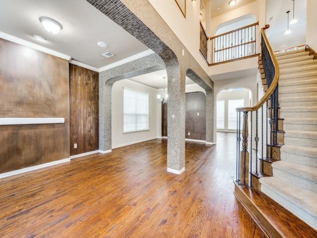 7778 Amberdale Ln - Photo 3 of 15