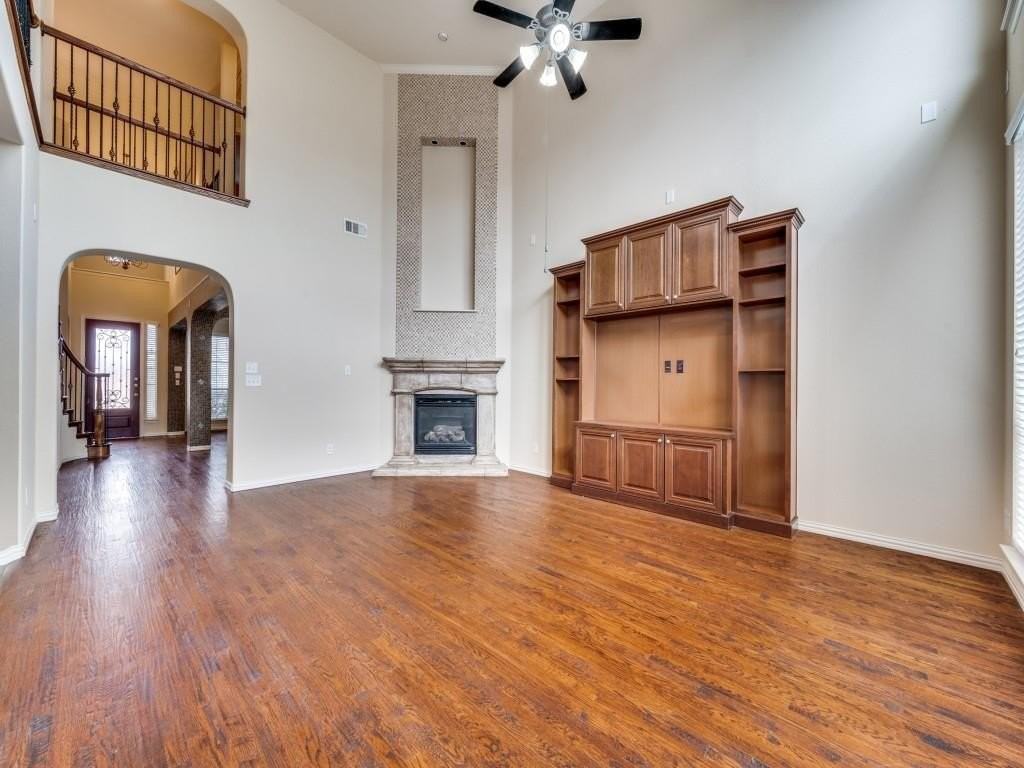 7778 Amberdale Ln - Photo 4 of 15