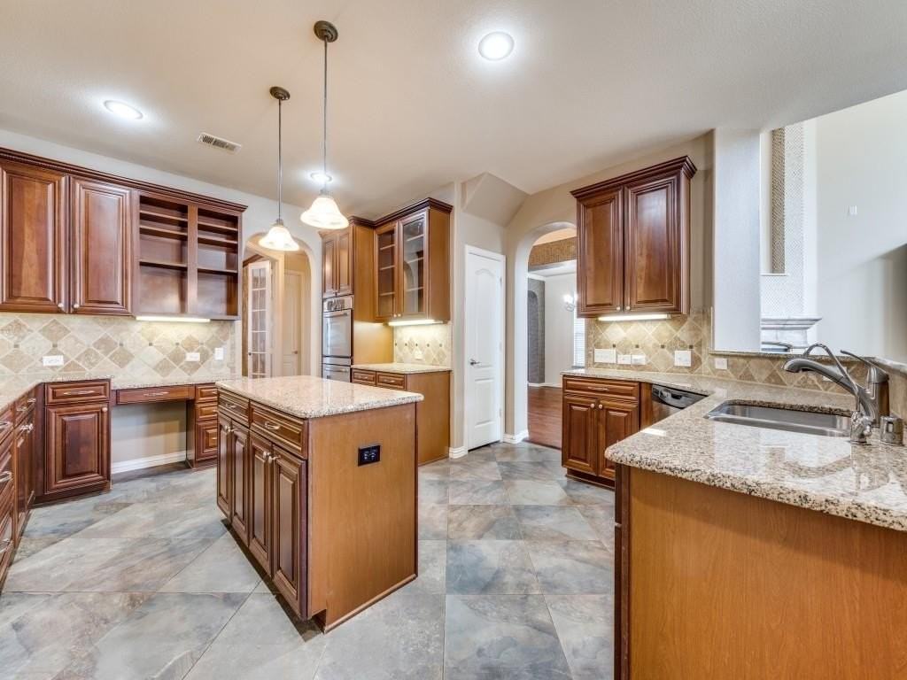 7778 Amberdale Ln - Photo 6 of 15