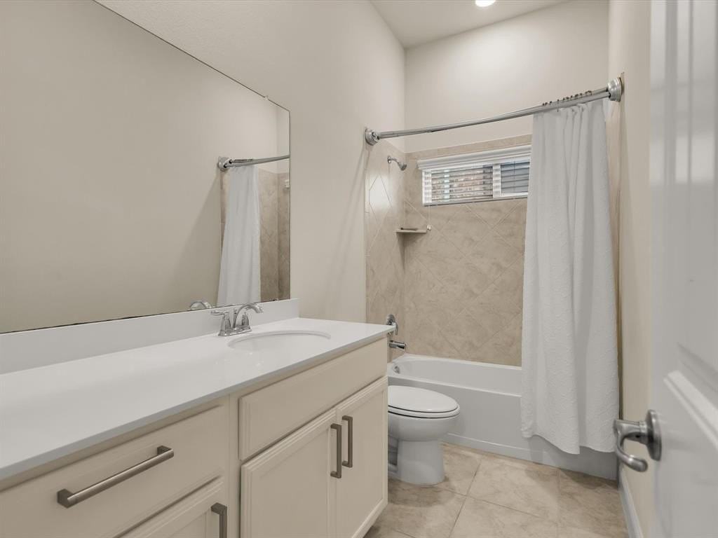 16016 Royston St - Photo 6 of 34