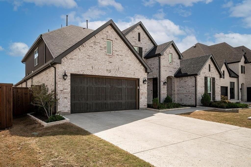 2351 Waterford Way - Photo 2 of 27