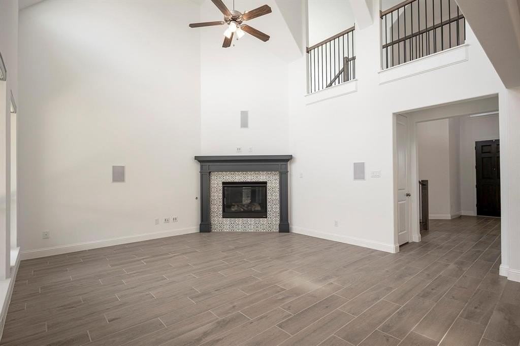 2351 Waterford Way - Photo 4 of 27