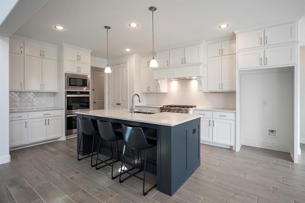 2351 Waterford Way - Photo 7 of 27