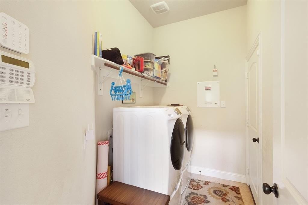 2573 Hannah Cir - Photo 6 of 30