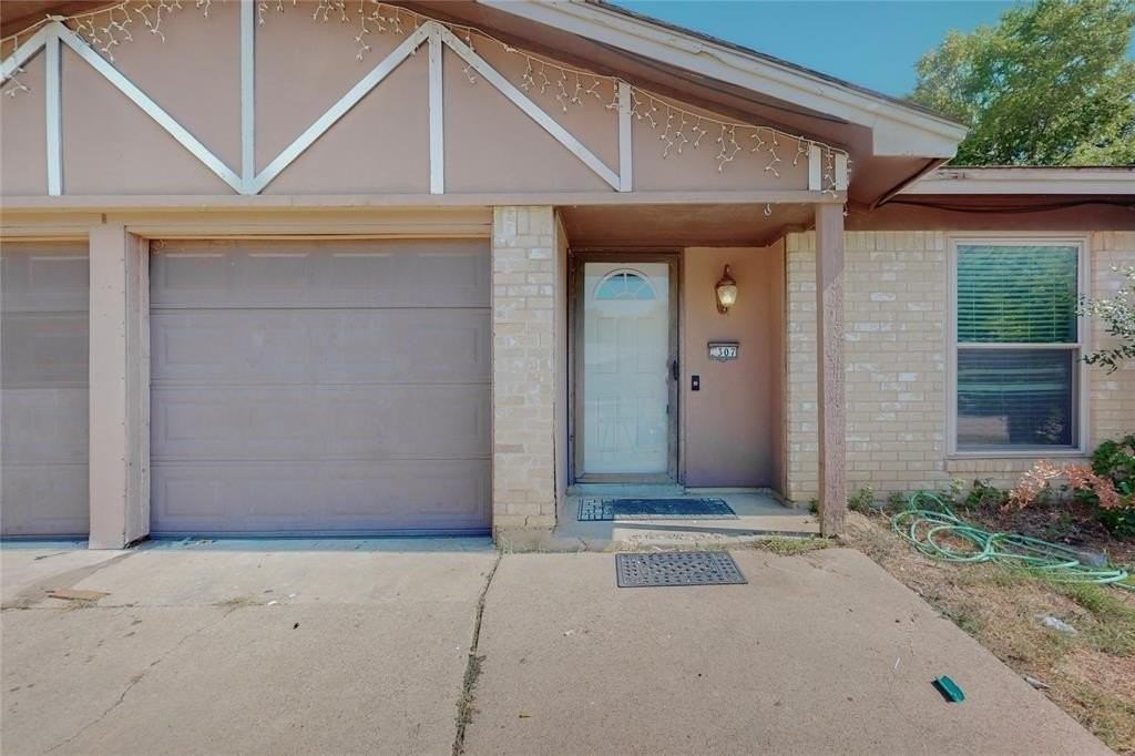 2307 Dartmouth Dr - Photo 2 of 21