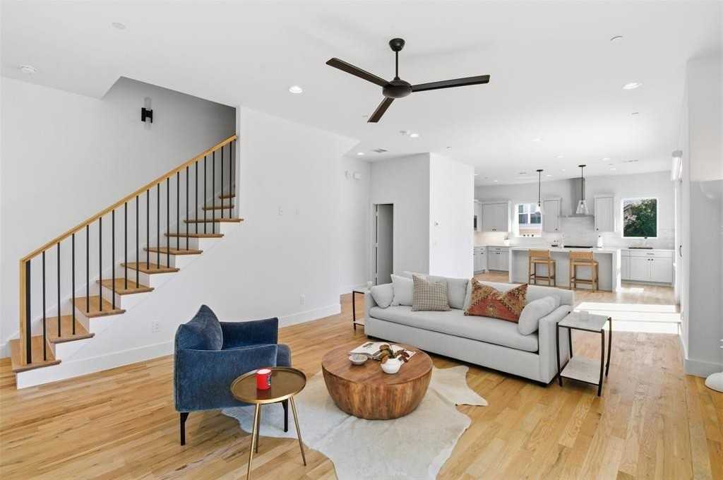 6345 Richmond Ave #2 - Photo 4 of 13