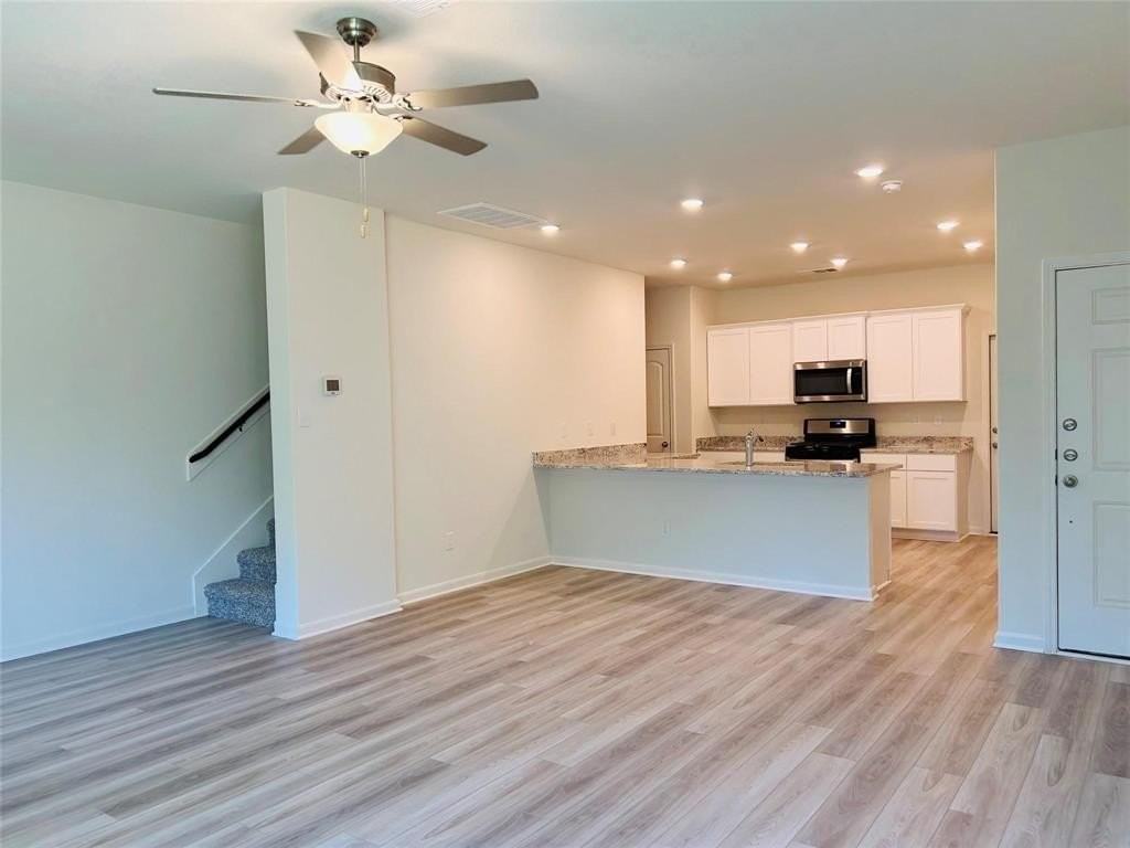 229 Marsh Ln - Photo 2 of 12