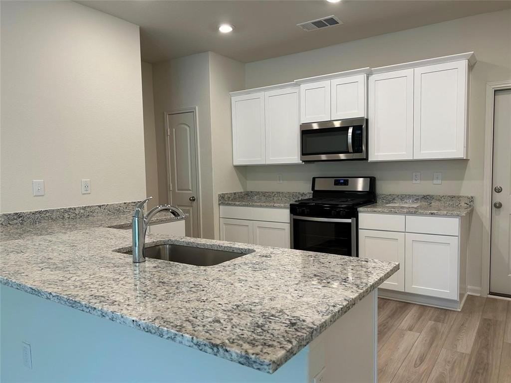229 Marsh Ln - Photo 3 of 12