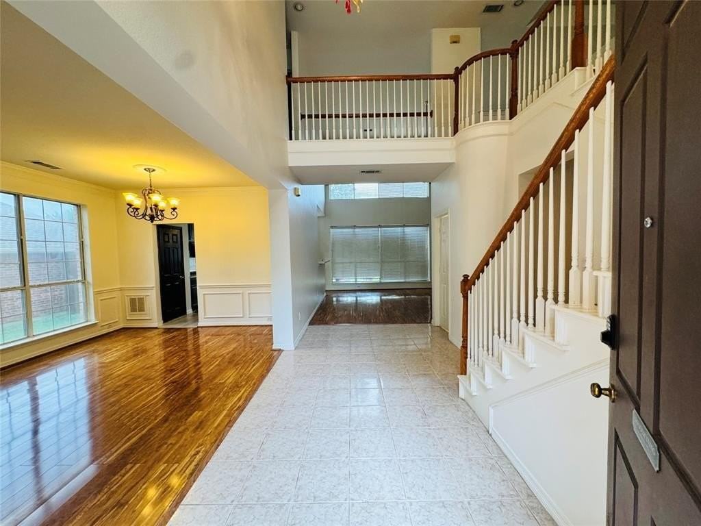 2762 Hillview Dr - Photo 2 of 22
