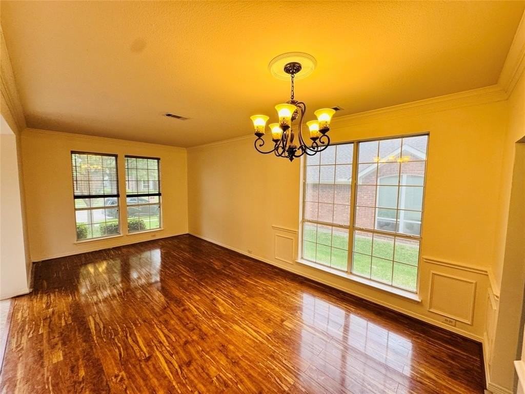 2762 Hillview Dr - Photo 3 of 22
