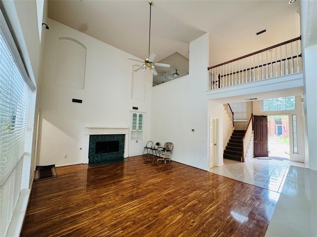 2762 Hillview Dr - Photo 5 of 22