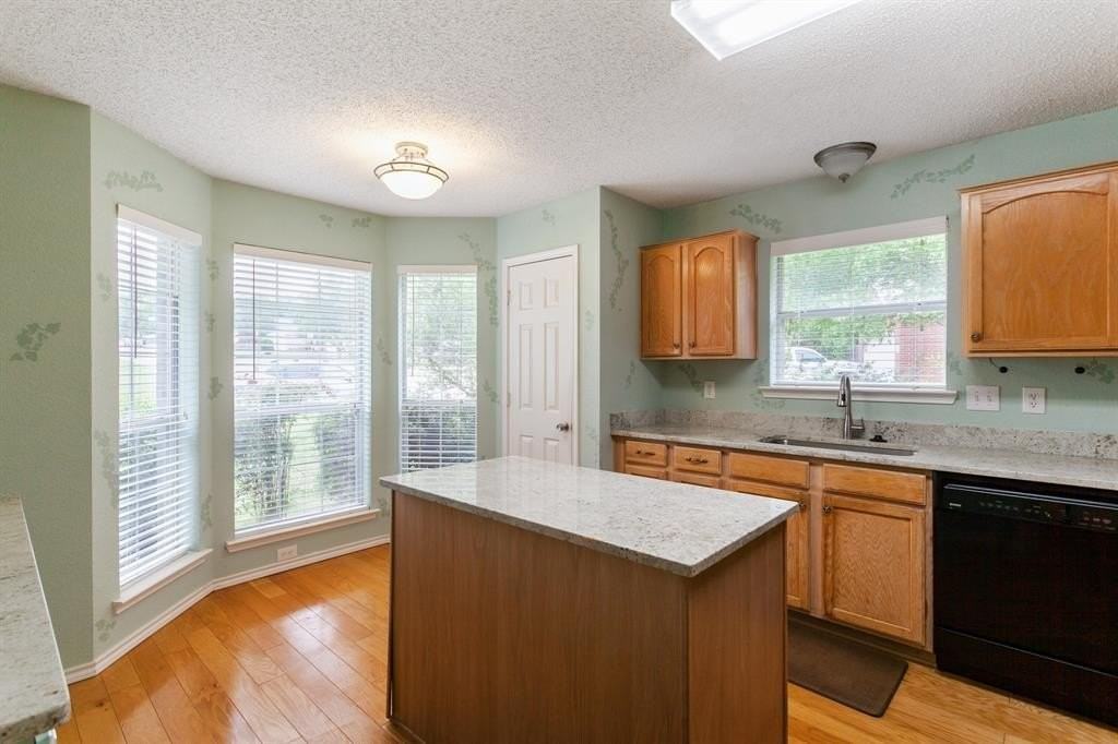 366 Dalhart Dr - Photo 2 of 15
