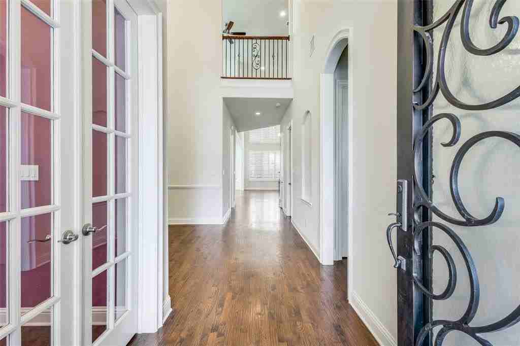 1407 Bridle Blvd - Photo 3 of 36