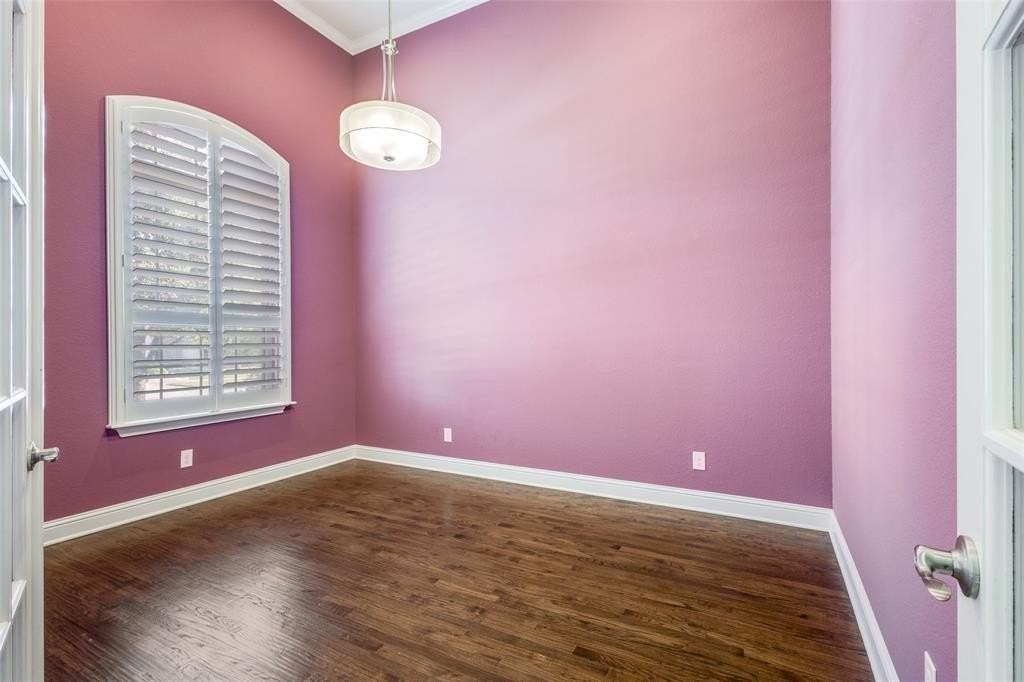 1407 Bridle Blvd - Photo 4 of 36