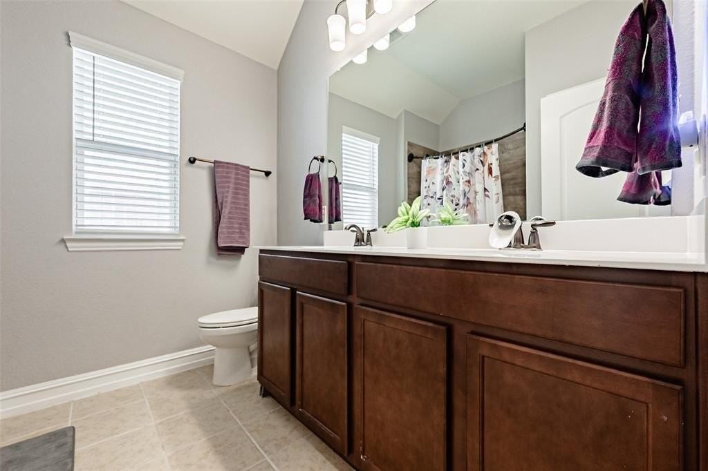 2507 Linwood Dr - Photo 3 of 19