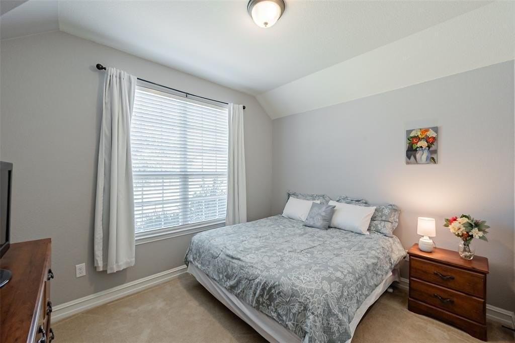 2507 Linwood Dr - Photo 4 of 19