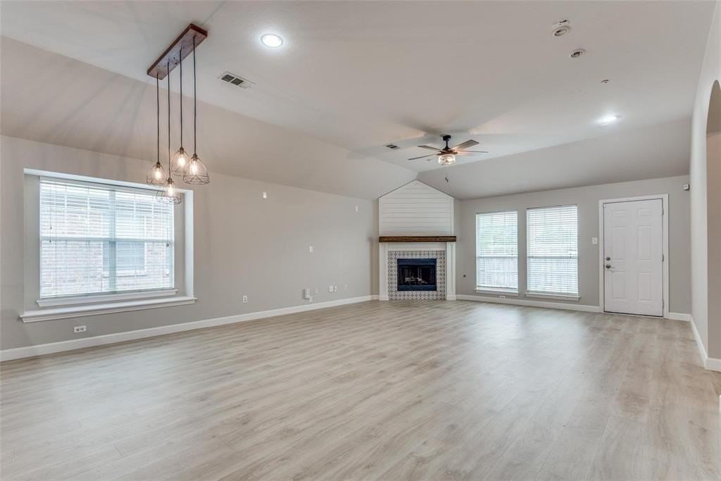1471 Tree Top Dr - Photo 2 of 12