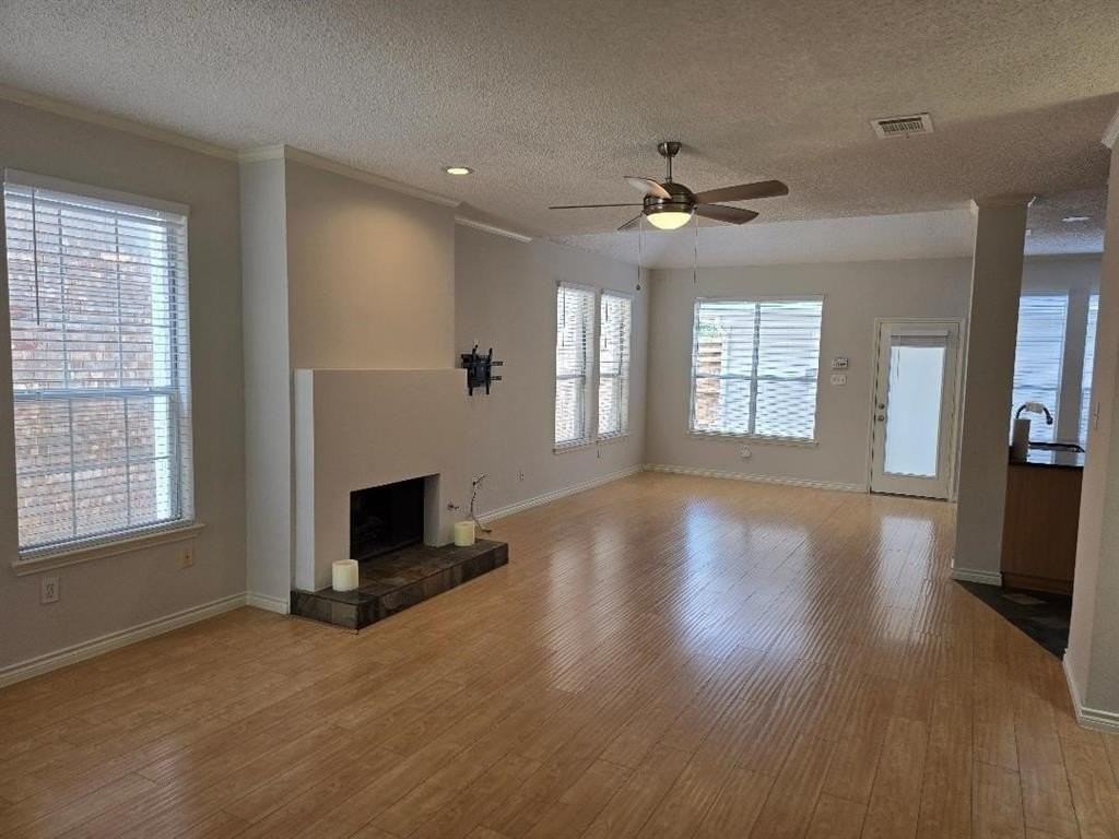 6011 Longley Ct - Photo 4 of 23