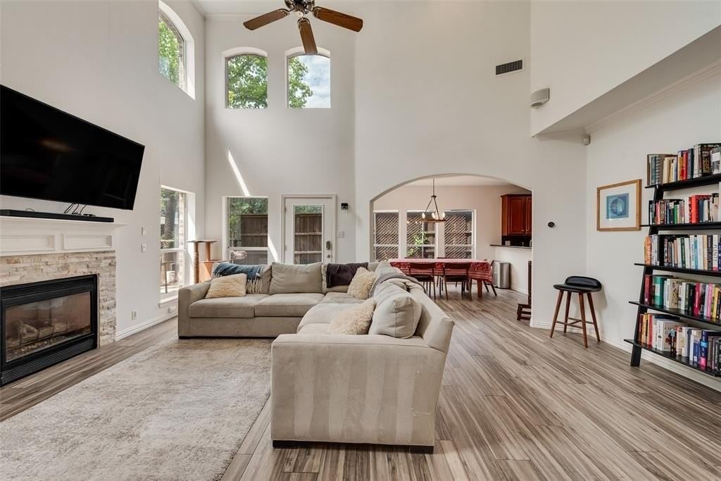 5735 Richmond Ave #A - Photo 3 of 21