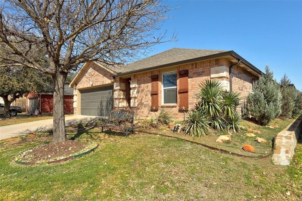 1409 Waterford Dr - Photo 2 of 40