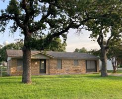 featured image of 206 E 3rd St