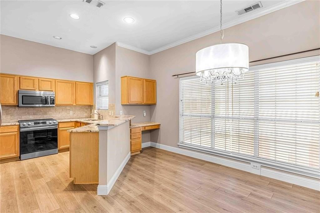 3327 Rosedale Ave #B - Photo 7 of 20