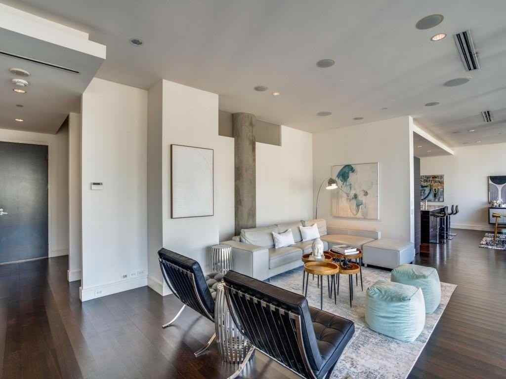 2408 Victory Park Ln #737 - Photo 4 of 22