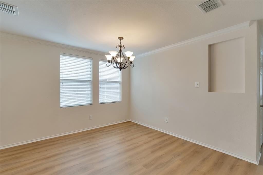 12885 Pearson Dr - Photo 3 of 28