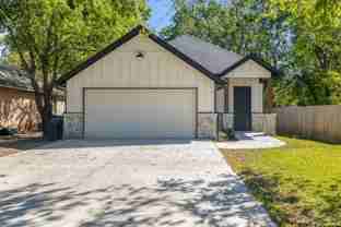400 Leuty St - Photo 1 of 1