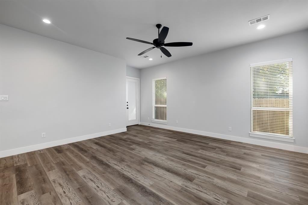 400 Leuty St - Photo 6 of 25