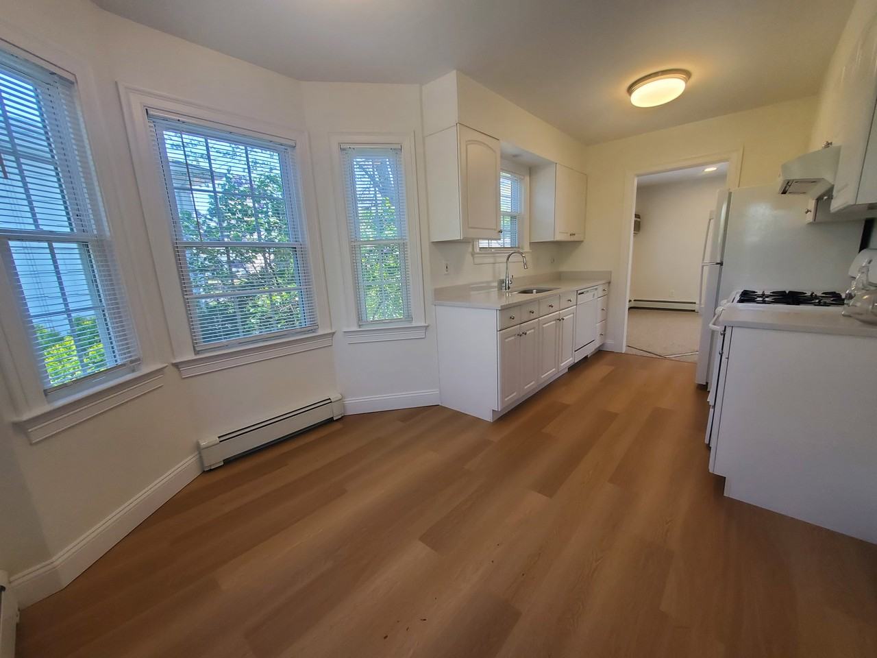 1248 Hope St #C - Photo 3 of 8