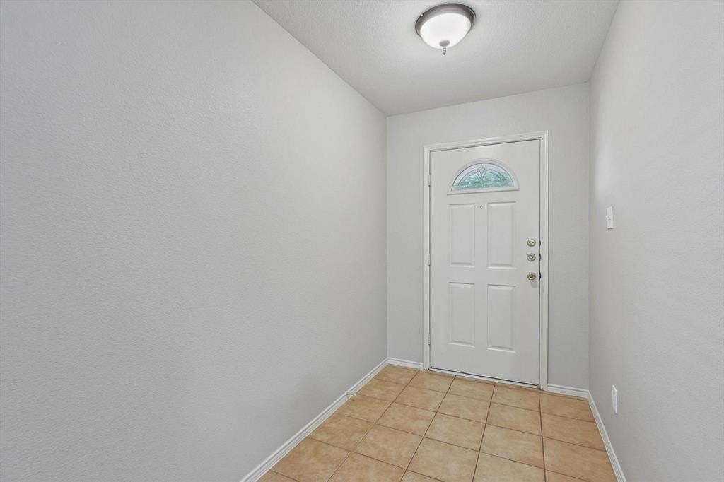 1724 Trego Dr - Photo 2 of 18