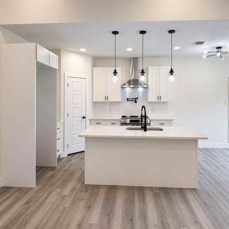 2224 Hercules Dr - Photo 5 of 33