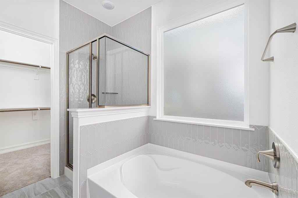 1421 Elijah Dr - Photo 7 of 17