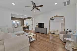 1907 Nomas St - Photo 1 of 1