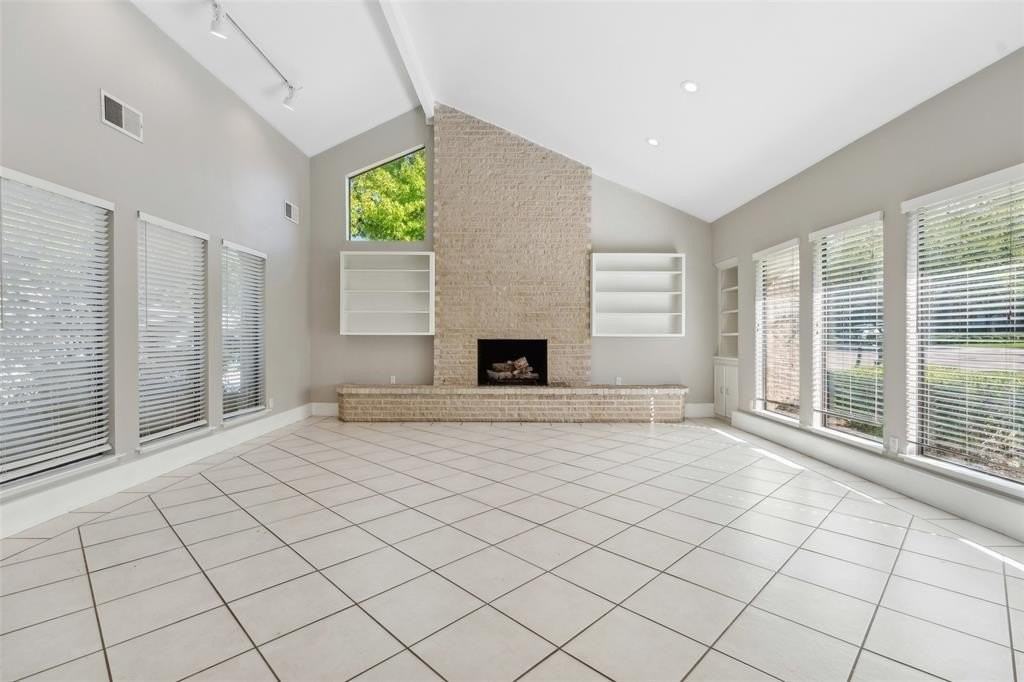 17015 Graystone Dr - Photo 5 of 19