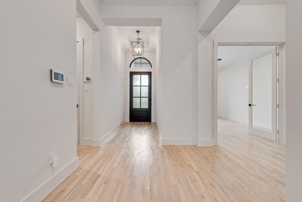 2171 Lee Ave - Photo 5 of 32