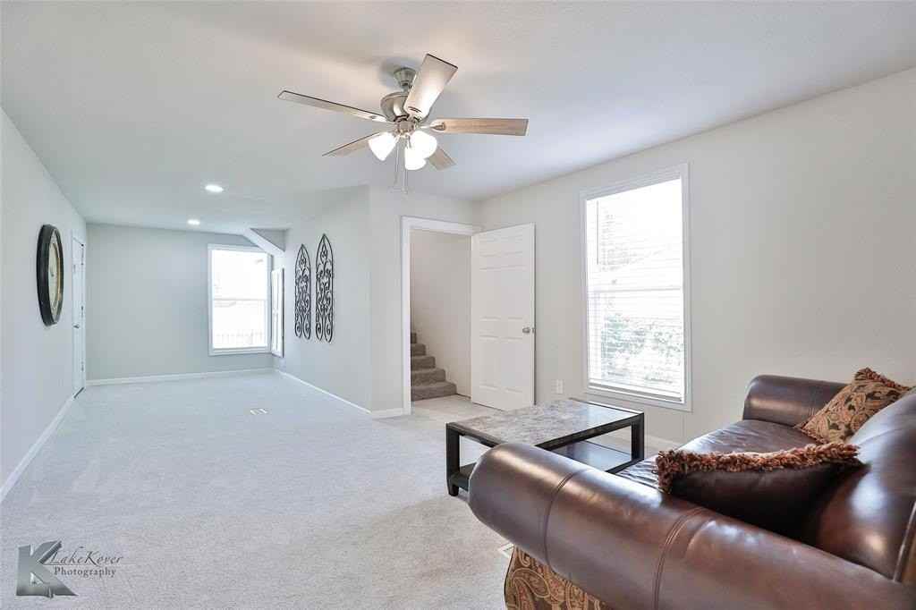 1710 Jameson St - Photo 5 of 35