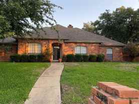 737 Robin Ln - Photo 1 of 1