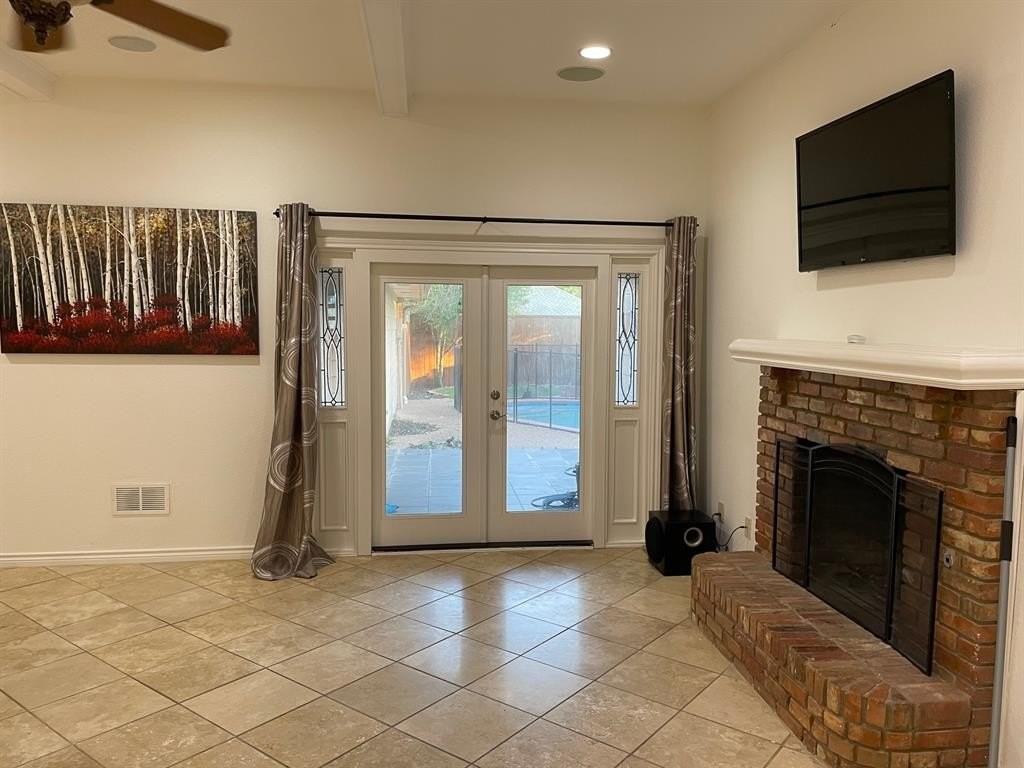 737 Robin Ln - Photo 3 of 24