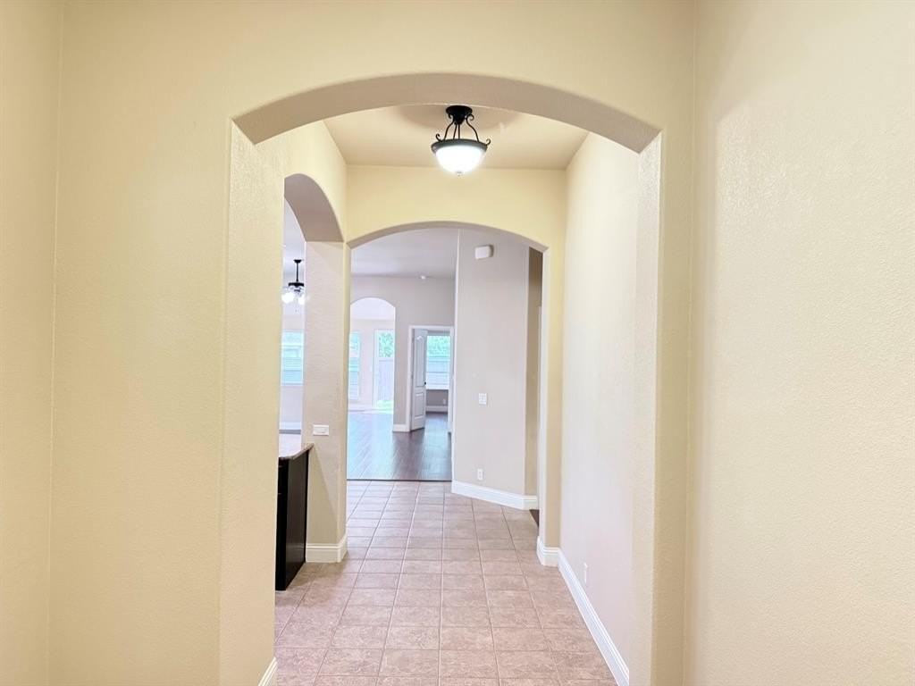 1114 Haskell Dr - Photo 2 of 30