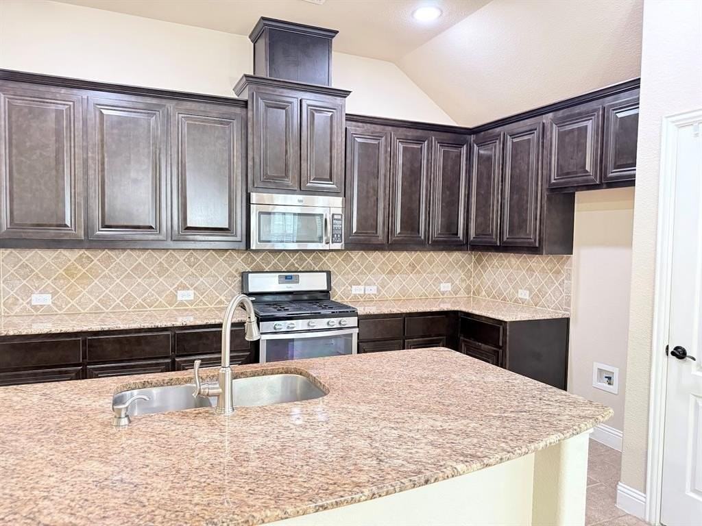 1114 Haskell Dr - Photo 7 of 30
