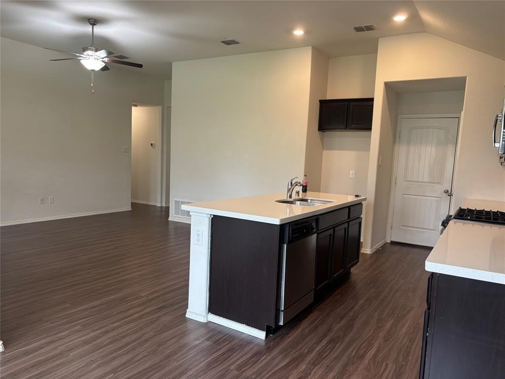 2065 Alamandine Ave - Photo 5 of 22