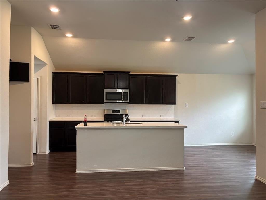 2065 Alamandine Ave - Photo 6 of 22