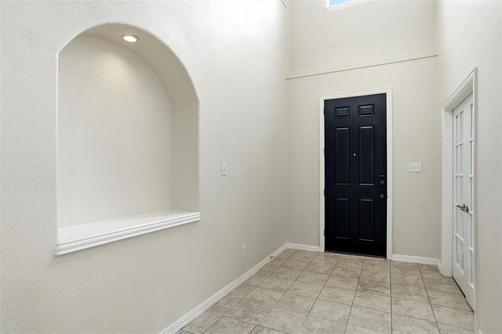 3209 Capetown Dr - Photo 3 of 32