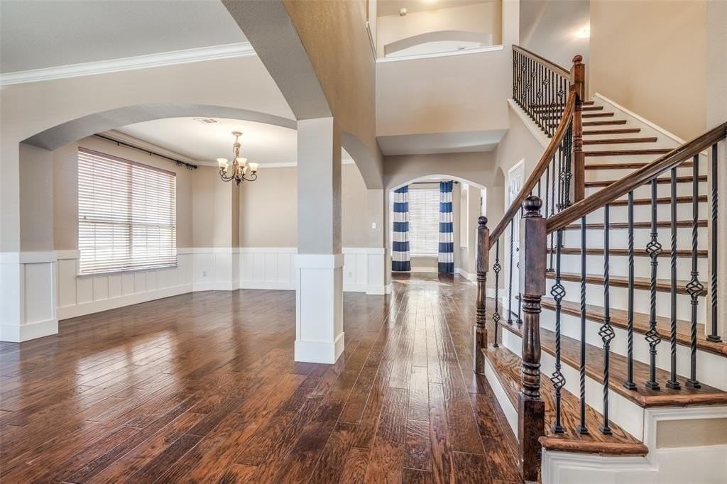 5857 Chatham Ln - Photo 2 of 28