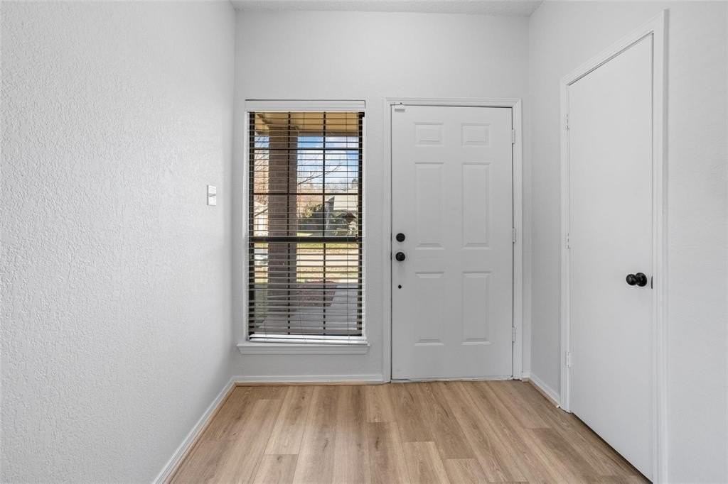 4313 Flamingo Way - Photo 4 of 33