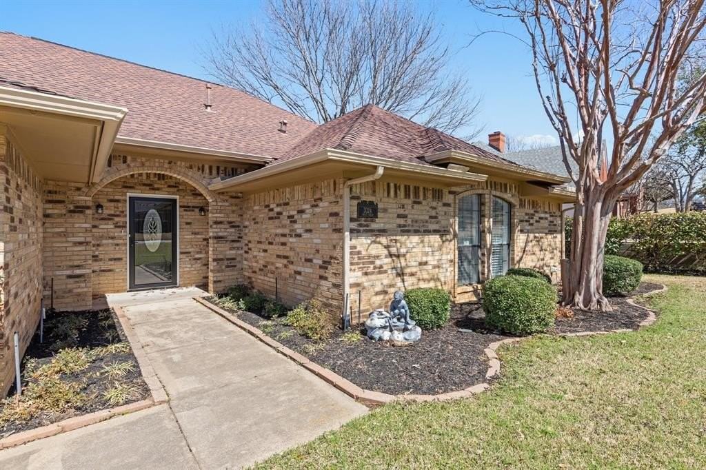 3024 Sweet Briar St - Photo 4 of 32